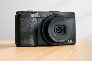 keunggulan kamera ricoh seri GR III